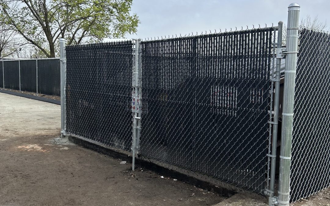 black-chain link-galvanized-fence
