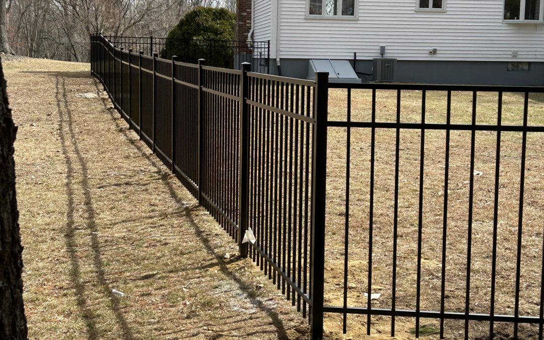 black-Seacoast-ornamental-aluminum-fence