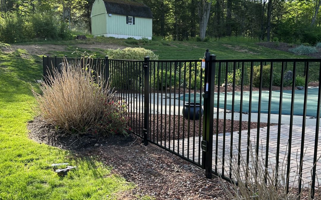 pool-code-ornamental-aluminum-fence