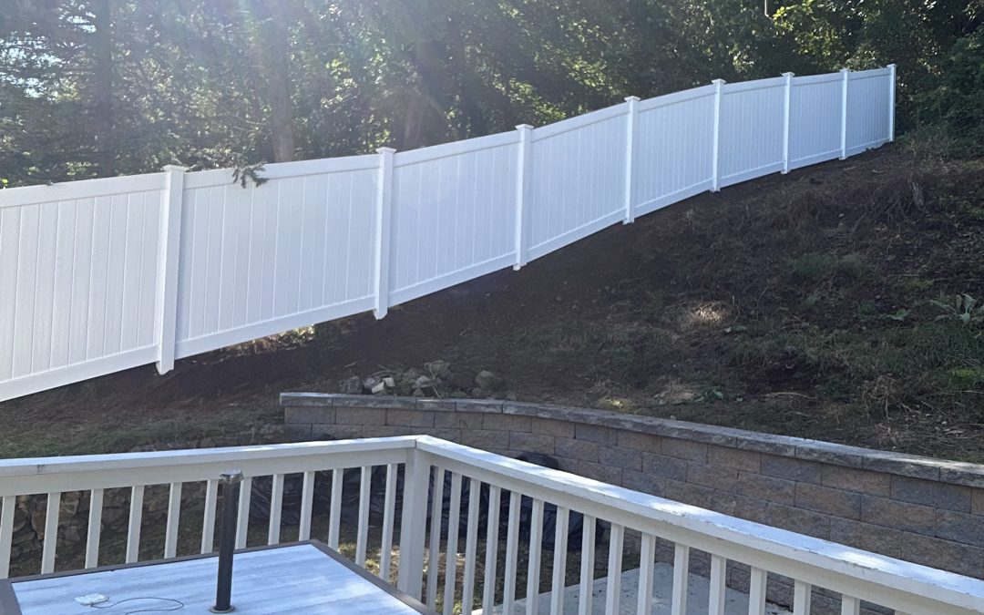 solid-white-vinyl-privacy-fence